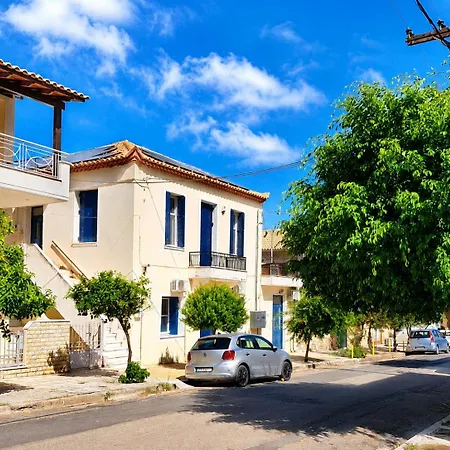 Traditional Ground-floor With Courtyard In Апартаменты *