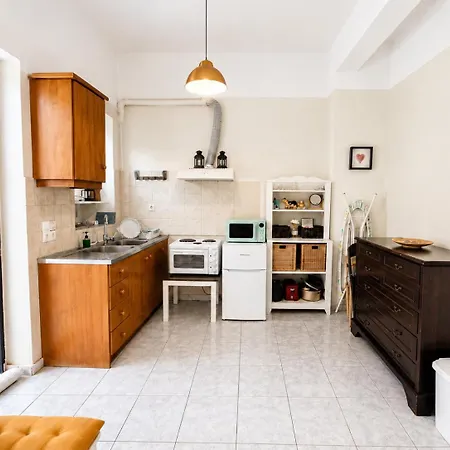 Апартаменты Traditional Ground-floor With Courtyard In